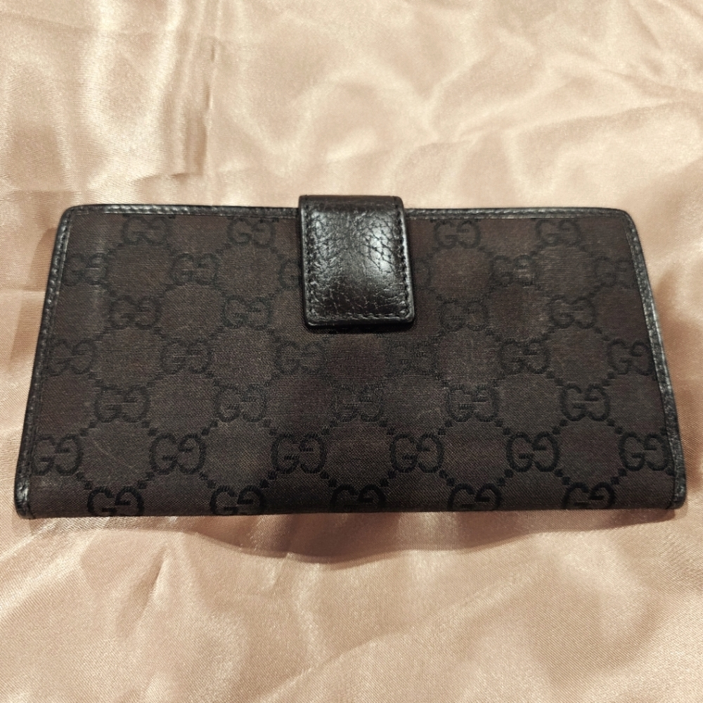 Authentic GUCCI GG Brown Long Wallet